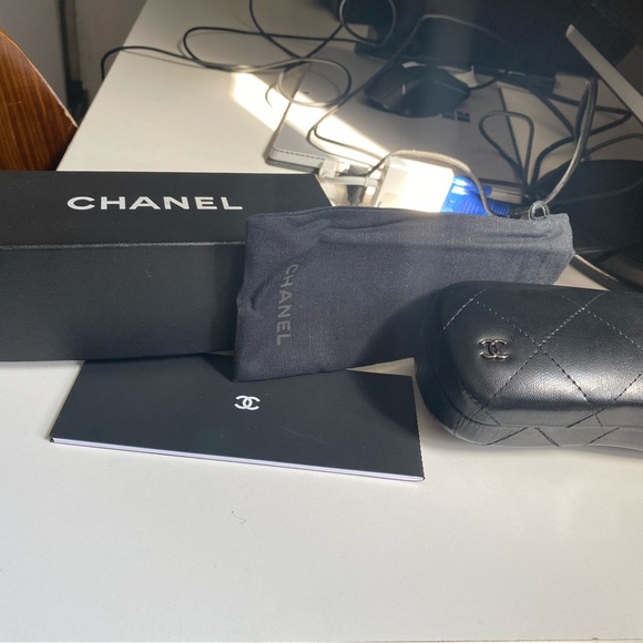 ‼️SOLD‼️Chanel sunglasses - Picture 6 of 9